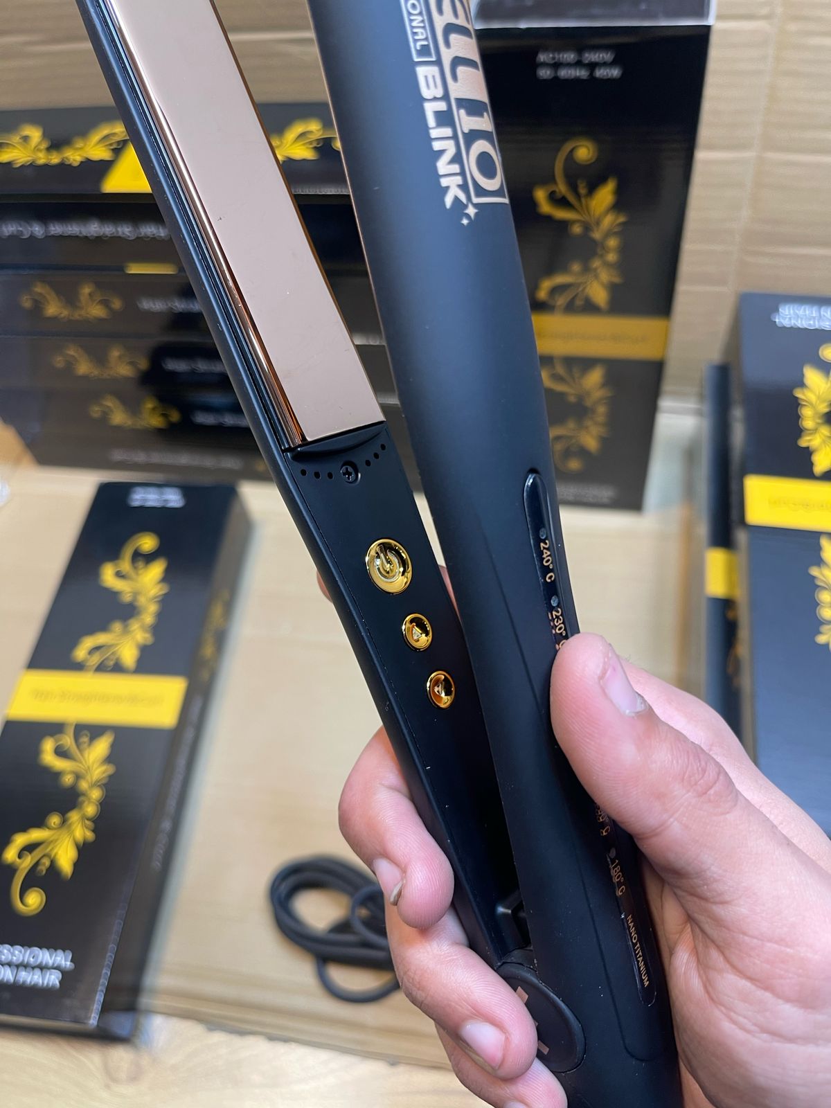 Well 10 Professional Blink Hair Straightner