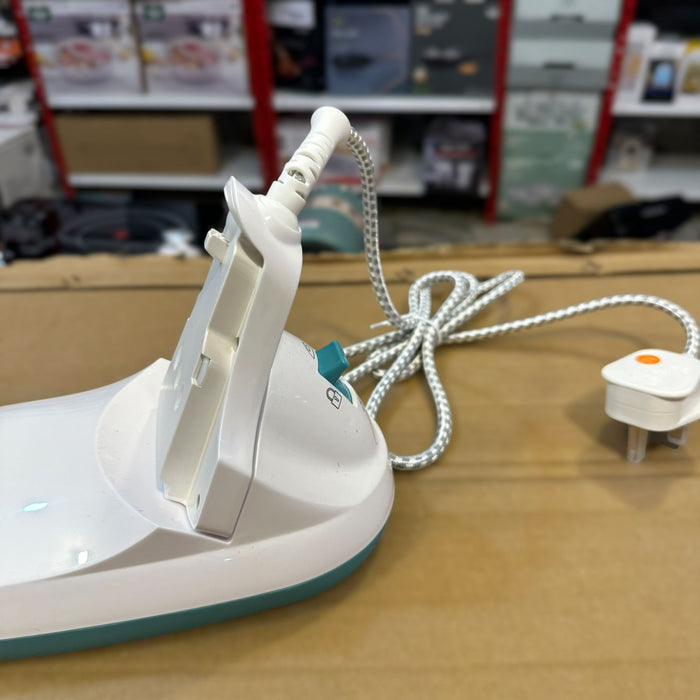 GEEPAS Dual Function Cord & Cordless Steam Iron ( 2400 W 24015 )