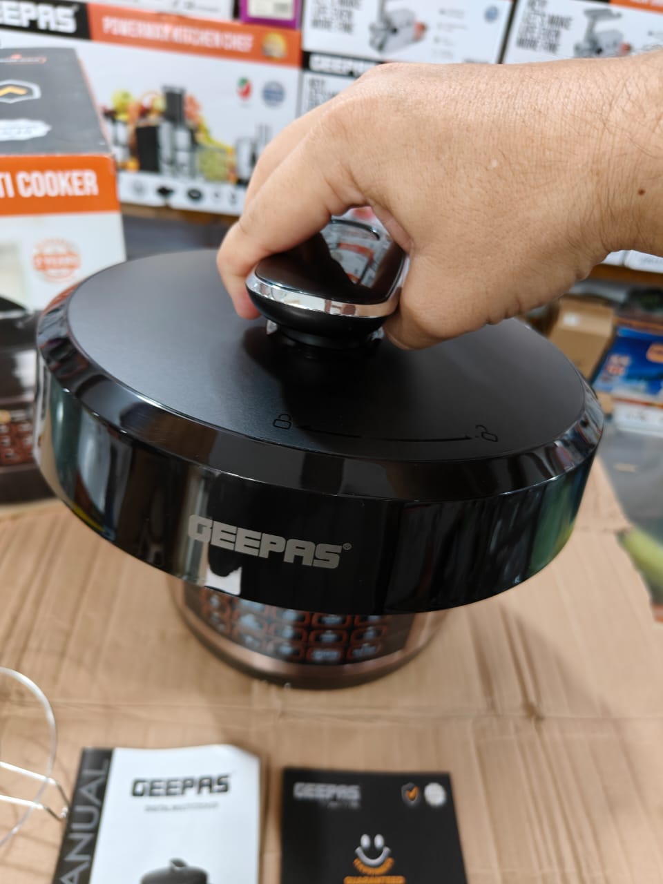 GEEPAS Digital multi electric Pressure cooker 35052