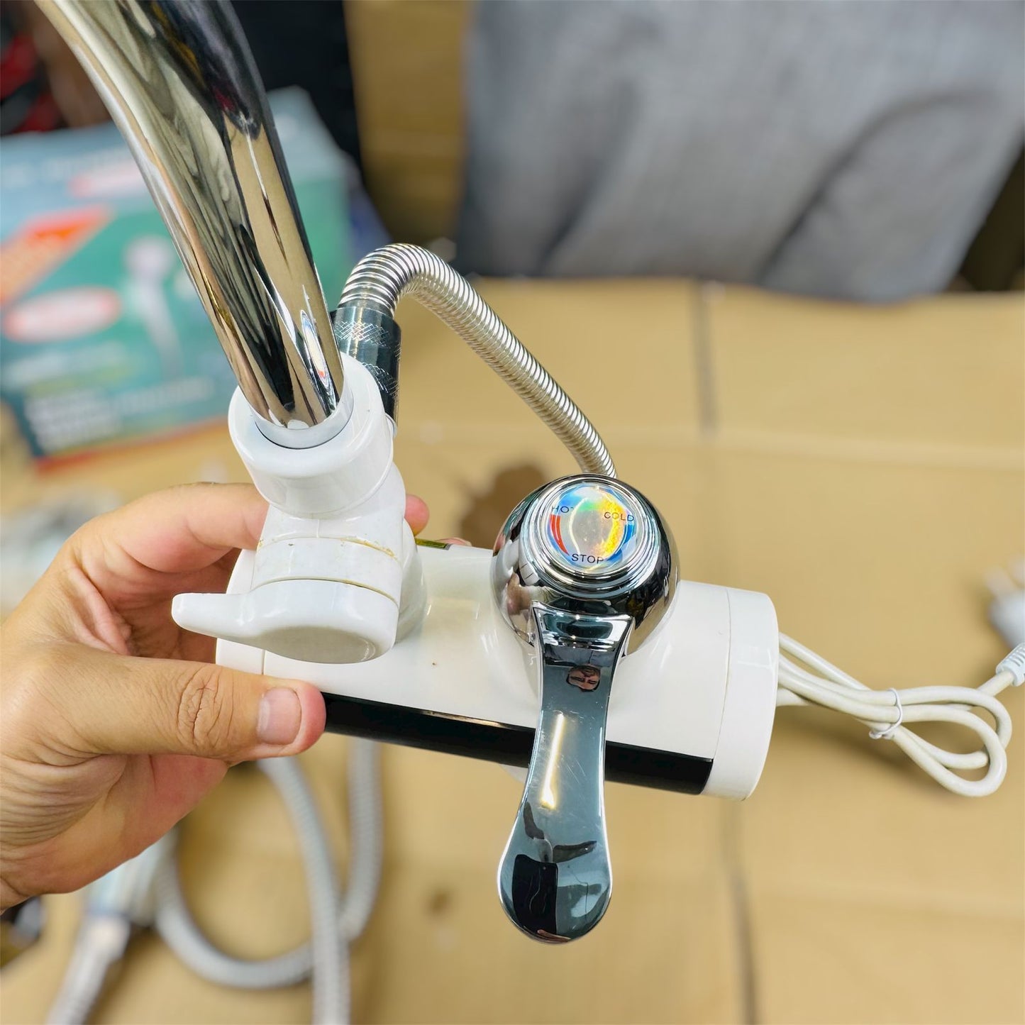 Lot 2 in 1 electric shower & faucet
