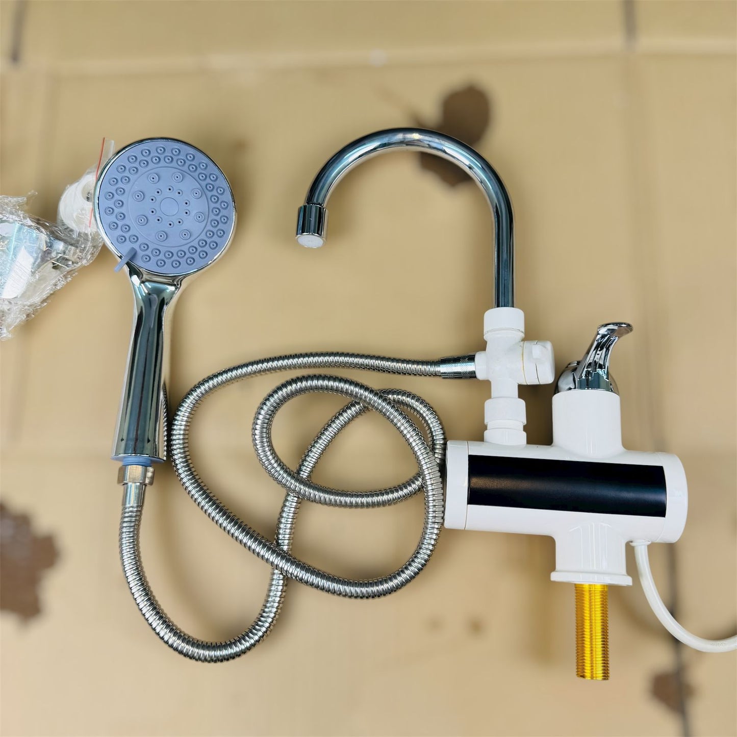 Lot 2 in 1 electric shower & faucet