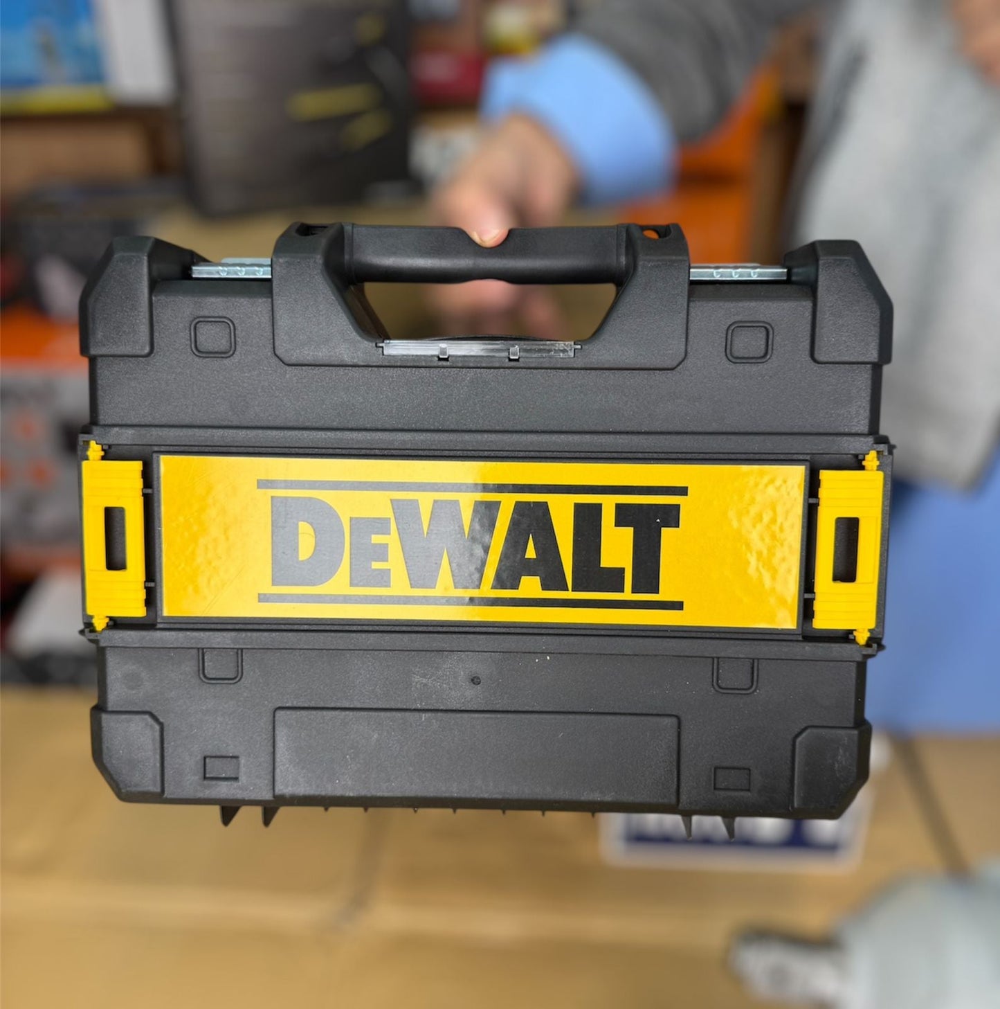 Dewalt commercial impact wench DCF 961