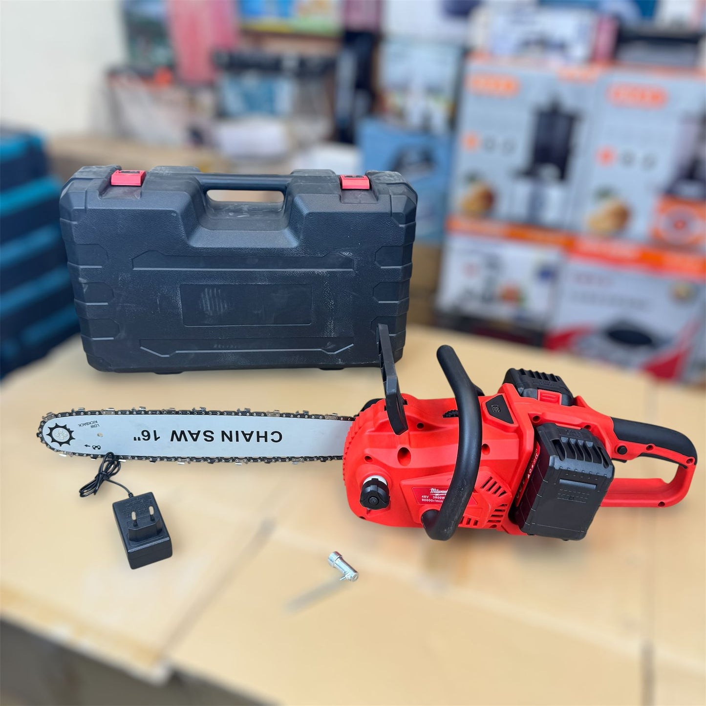 milwaukee  16 inches Commercial Chainsaw 4000mah 68V