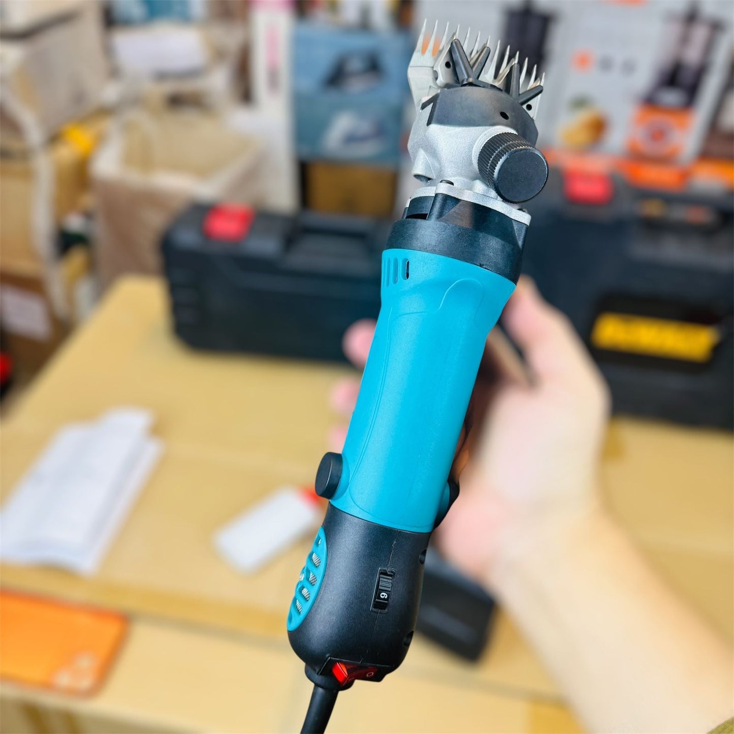 Animal hair cutting machine ( hair trimmer )