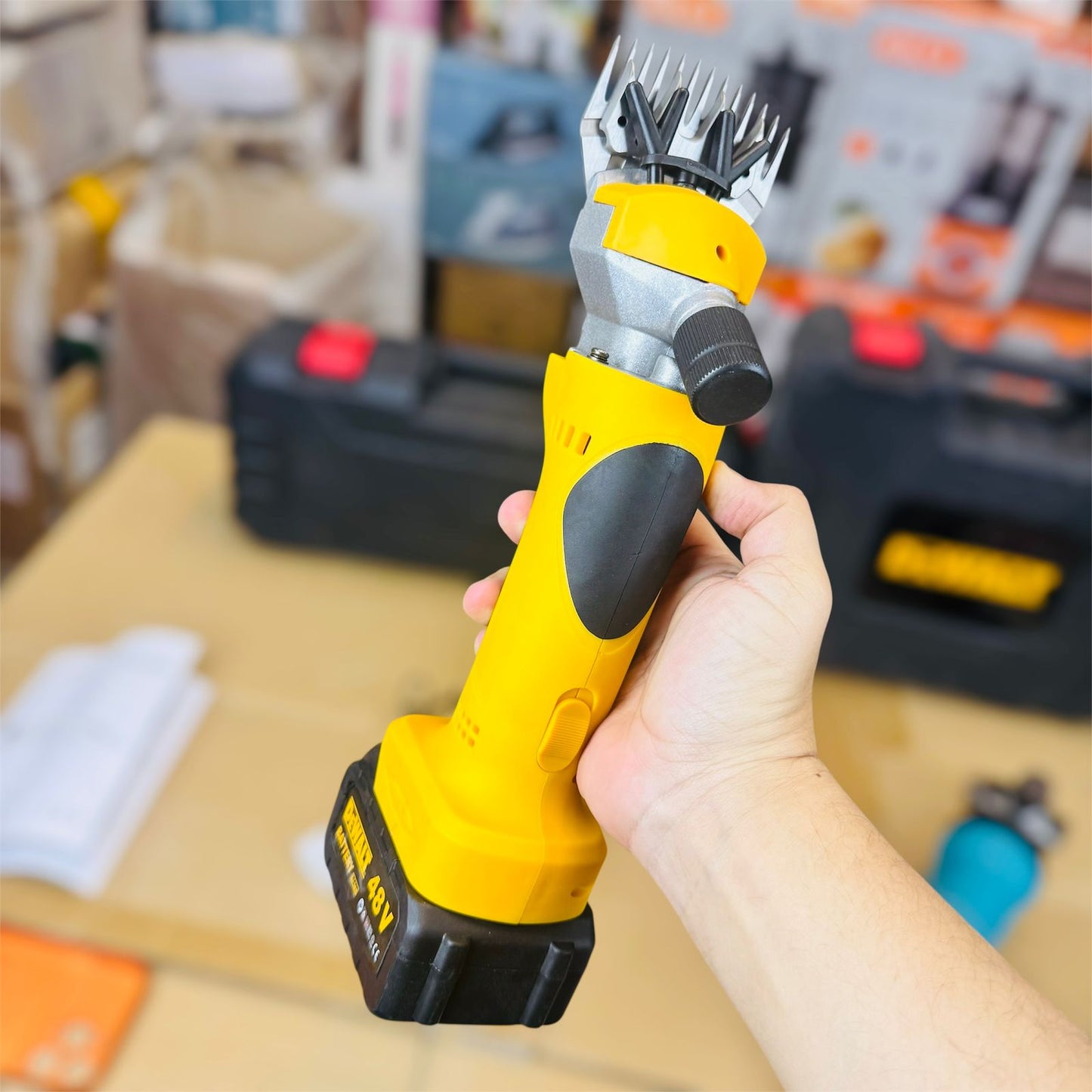 Animal hair cutting machine ( hair trimmer )