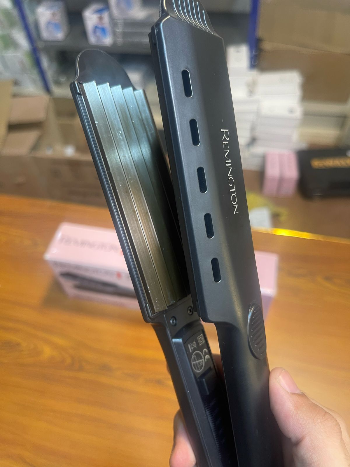 Imported Remington Hair Crimper For Fast Shiny Results