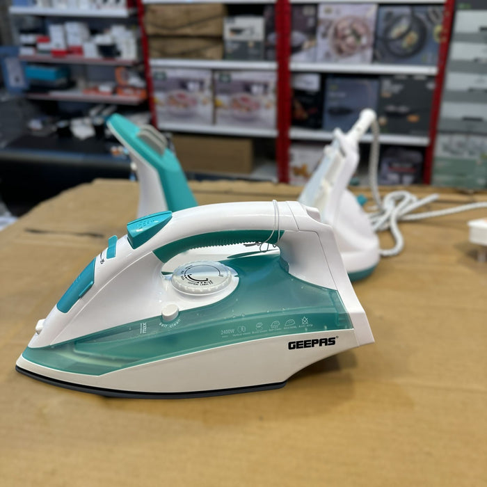 GEEPAS Dual Function Cord & Cordless Steam Iron ( 2400 W 24015 )