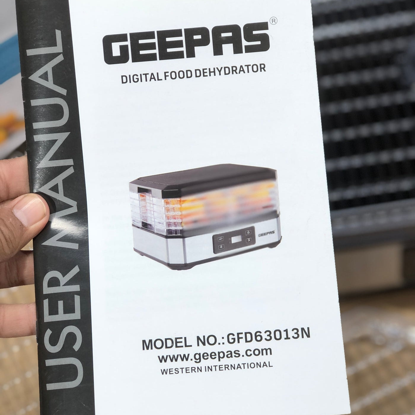 Geepas 5 Trays Dehydrater GFD63013N ( 2 year warranty)